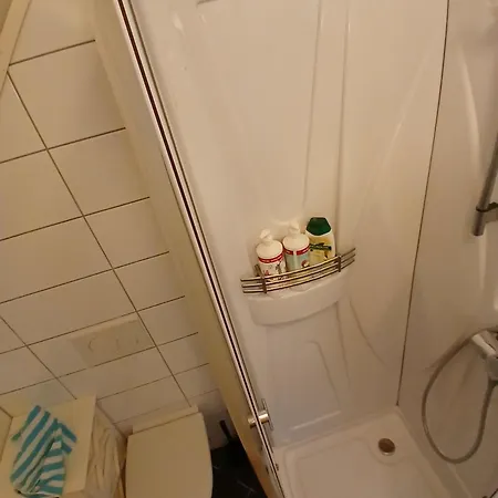 Knarvik Value Familyapartment 度假居